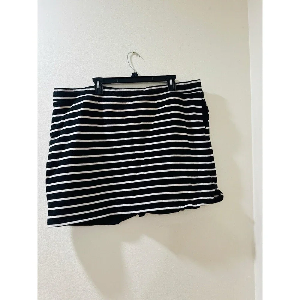 Karen Scott Sport Skort Women’s XXL Black/ White Stripes Drawstring Stretch